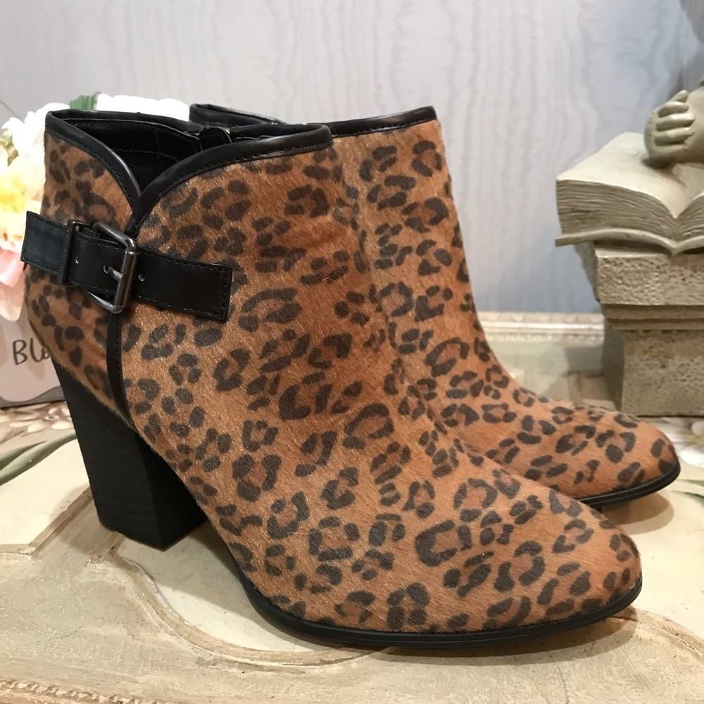 Libby Edelman Claudia Faux Calf Hair Side Zip Leopard Booties Boots Sz 7.5